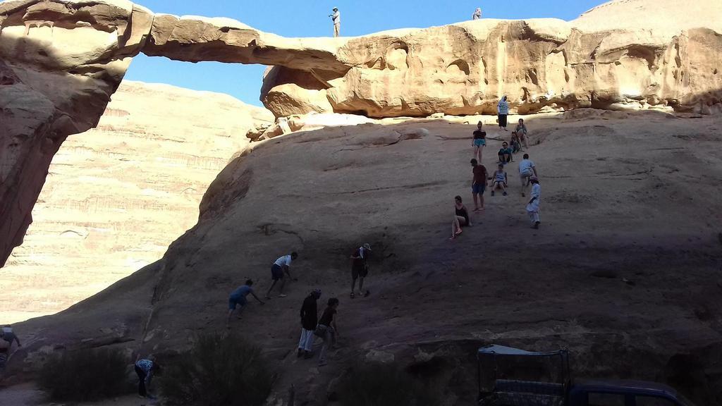 וואדי רם Bedouin Holidays Camp And Jeep Tours מראה חיצוני תמונה